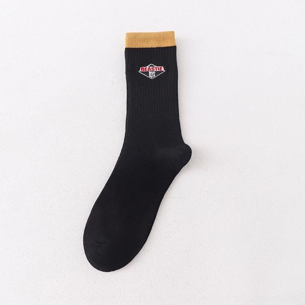

2020 autumn and winter and new men's all-match casual embroidered mid-calf socks breathable letters men's sports socks a7fqa, Black
