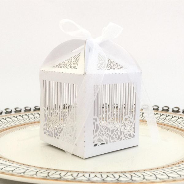 

2020 european style wedding hollow rose window grilled candy box laser chocolate candy packaging box pink 50pcs 5z
