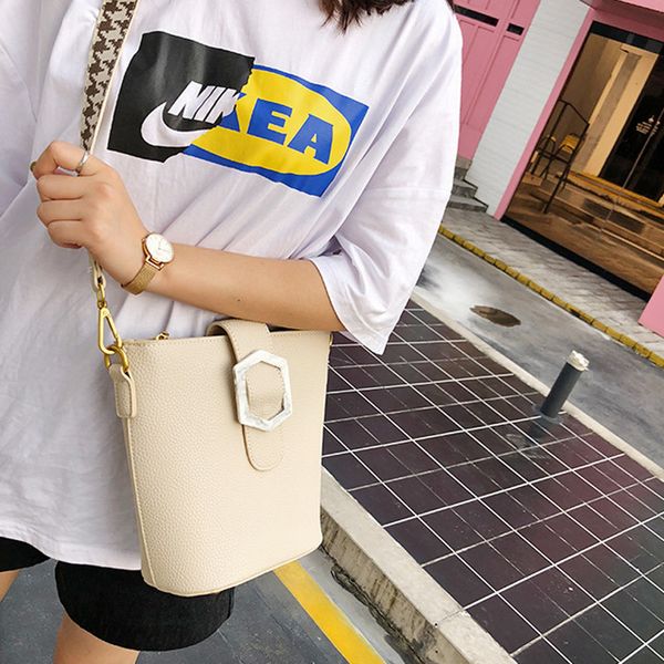 

2020 летний новый малый мешок мода bucket bag wide плеча плеча женщин