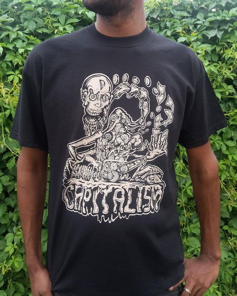 

черная футболка с печатью шелкографией капитализм мужчины футболка