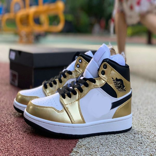 

1 mid gold white black 1s high og patent metallic gold black mens basketball shoes 1 men sports designer fashion sneakers