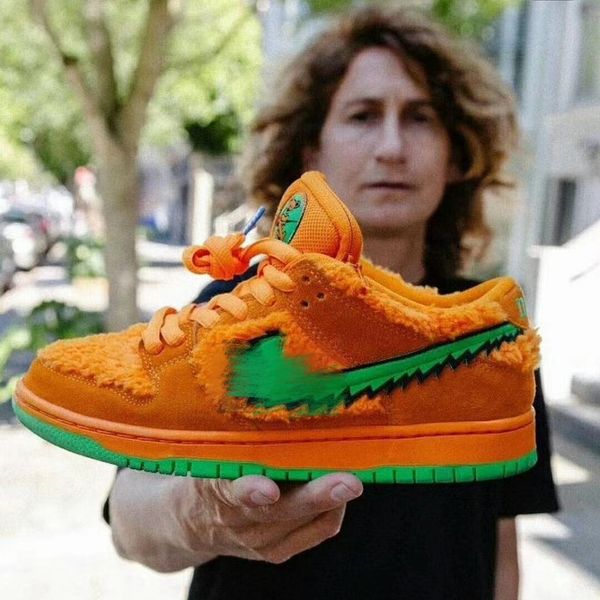 

nÃ¬kÃ¨ sb dÃ¹nk low bears yellow green black medium brown skate shoes boy girl cute sneakers men's fashion design casual fur shoes