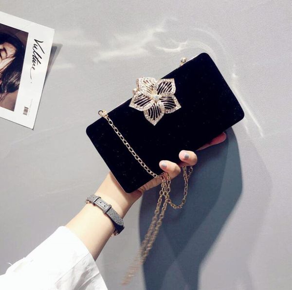 

2020 velet rhinestones evening bag wedding purse finger ring diamonds chain shoulder handbags crystal evening bag
