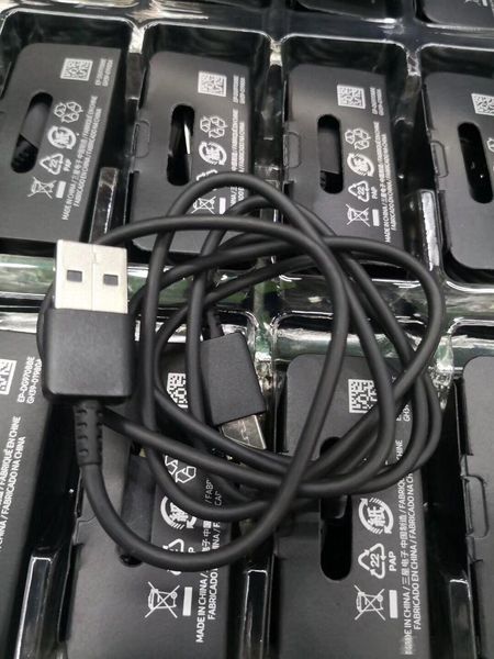 

cgjxs original usb 3 .1 type -c cable fast charger cable 1 .2m for samsung galaxy s10 s10 plus black white ep -dg970bbe