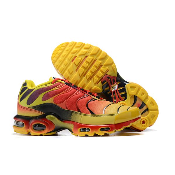 Mens Tn Plus Running Shoes SE Ultra White Volt Black Hyper Blue Oreo Purple Designer Sneakers 