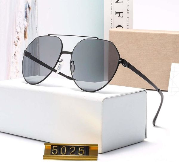 

d10 sunglasses new fashion tenperament sunglasses man womens beach glasses uv400 d10 letters 5025 4 colors optional with box, White;black