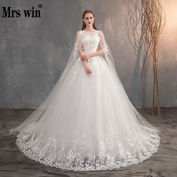 Abito da sposa cinese Mrs Win 2020 con abito da sposa in pizzo a cappuccio lungo con abito da sposa Princess Plus Szie ricamato a strascico lungo