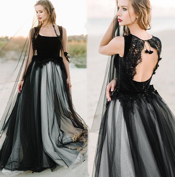 2021 Vintage Gothic Black Wedding Vestidos de Noiva Uma Linha Sexy Aberto Back Appliques Lace Frisado Primavera Outono Inverno Preto e Branco Noiva Vestido Cintas Pescoço Quadrado