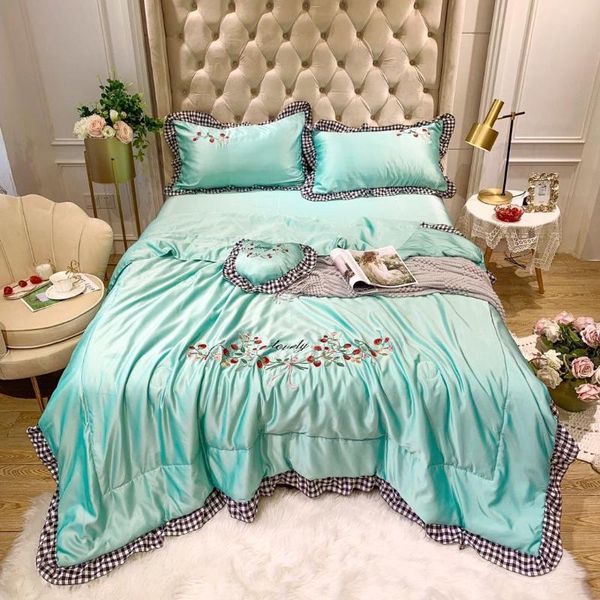 

bedding sets 2021 style strawberry macarons silk summer quilt 4-piece set ka00561