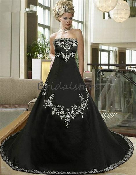 

vintage black gothic wedding dresses strapless embroidery corset country garden wedding dress 2020 floor length satin bridal gown, White