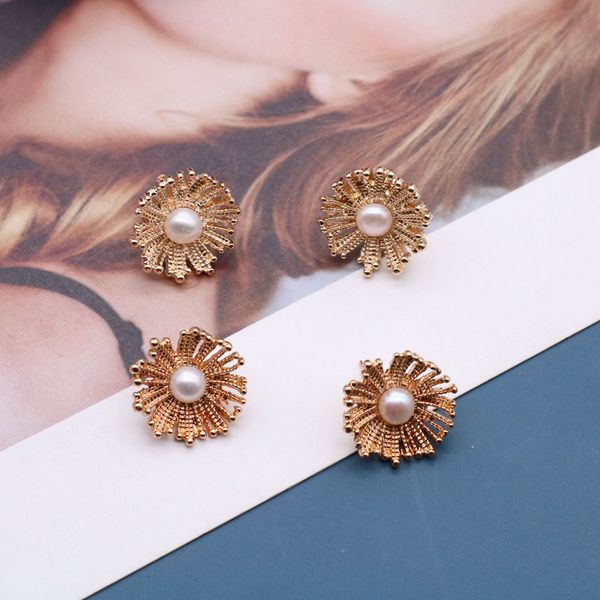 

stud flower earrings cute-pearl charm alloy simple, Golden;silver
