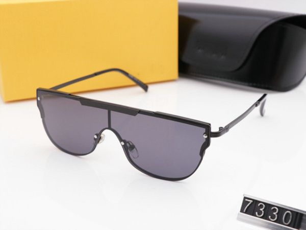 

2020 hot New luxury women men brand sunglasses men design metal vintage sunglasses fashion style square frame UV 400 lens with original case