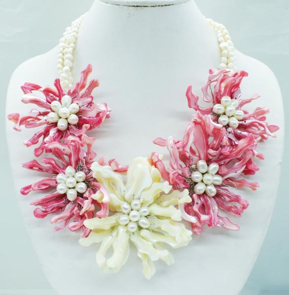 

charm vintage lady shell/pearl flower necklace, Golden;silver