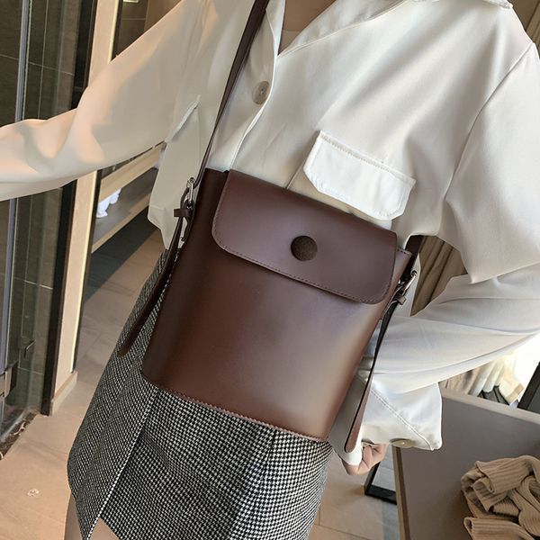 

simple oil leather shoulder bag ladies bucket bag 2020 new messenger small