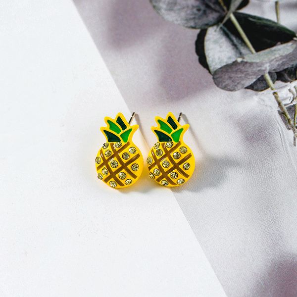 

2020 new arrival dominated fashion pineapple crystal modelling women earrings sweet joker senior stud earrings, Golden;silver