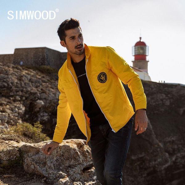 

simwood 2020 весна новые куртки мужчинам назад письмо печать плюс размер желтый casual верхняя одежда брендовая одежда ветровка sj150015, Black;brown