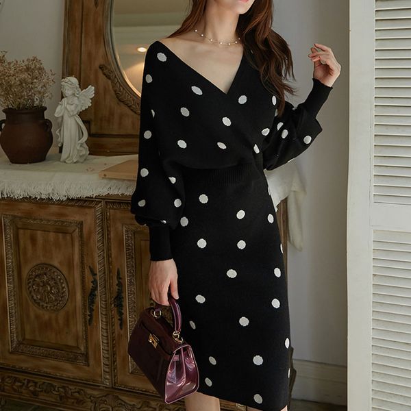 

casual dresses 2021 korean autumn winter fashion v-neck women sweater dress high waist bat sleeve wave point knitting, Black;gray