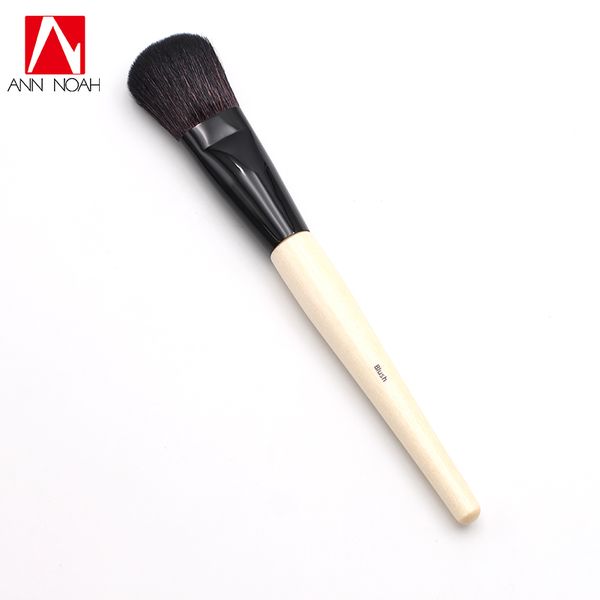 

professional wood handle luxuriously natural soft hair round head blush brush