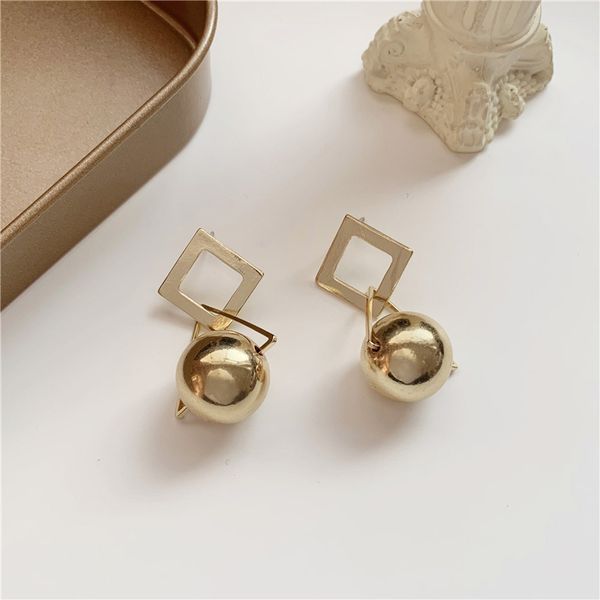 

новый золотые серьги металлические бусины контрактный джокер геометрическое сплава квадратных круглый hollow женщины серьги падения, Silver