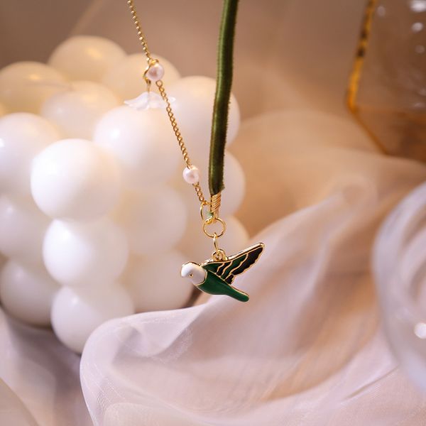 

chokers 2021 fashion colorful glaze all-match necklace mori crystal hummingbird statement pendant, Golden;silver