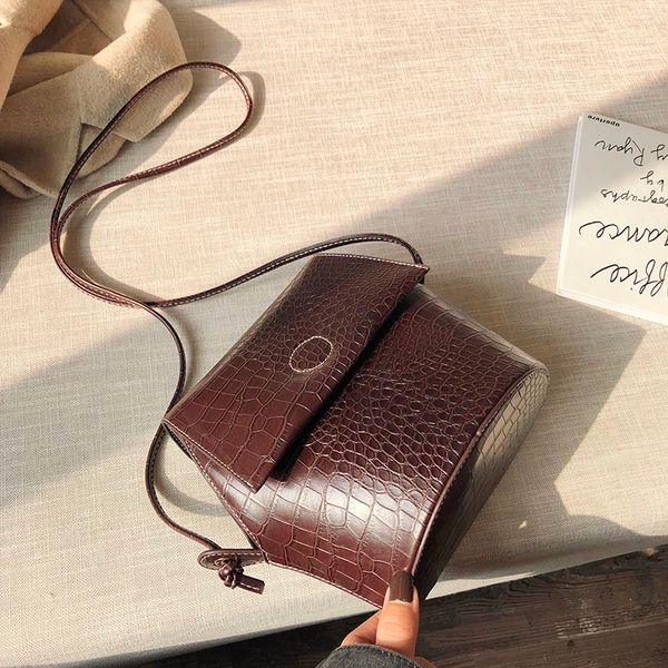

autumn and winter crocodile pattern tide bag female 2020 new casual korean fashion retro wild single shoulder slung bucket bag