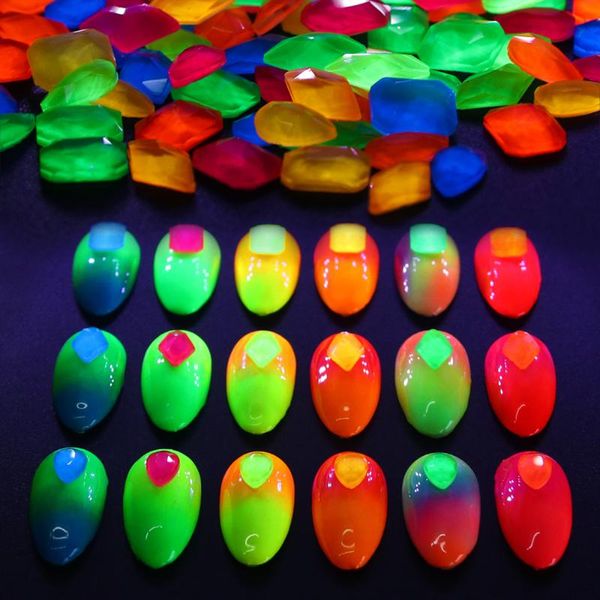 

12pcs fluorescent nail art decorations sparkly shiny square waterdrop crystal glitter rhinestone 3d strass charms jewelry sa1045, Silver;gold