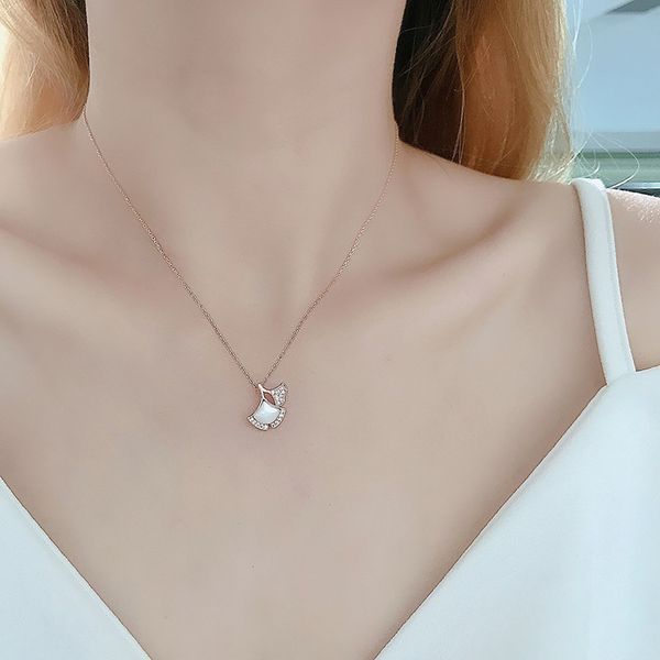 

1pc/bag luxury sector sliver leaf titanium steel beauty ladies necklace for women design pendant jewelry chain ornaments sxl0092, Golden;silver