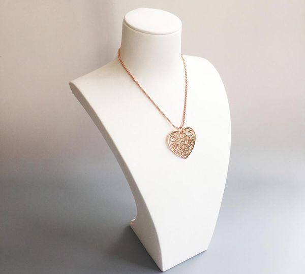 

wholesale heart pendant rose gold openwork vine arabesque decoration 2018 fashion chain necklace pendant jewelry ms. gift88, Silver