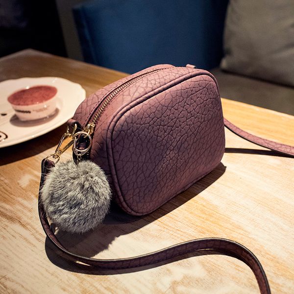 

pu кожи плеча сумки мини женской crossbody сумка для девочки женского кошелек простого малых закрылков сумка с pompom a987