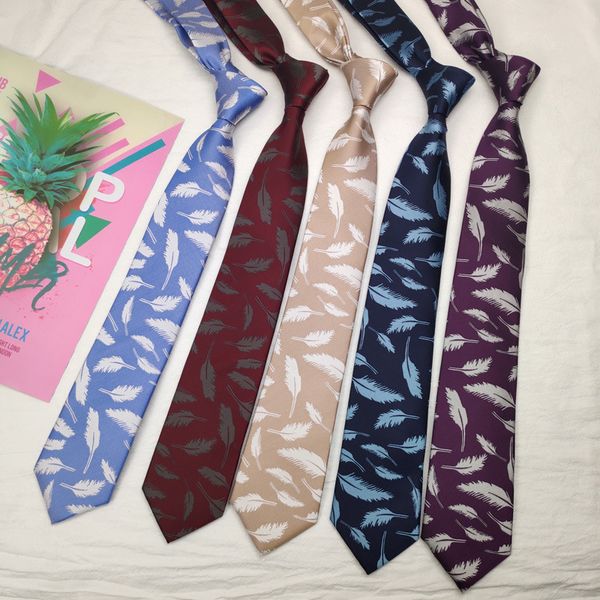 

polyester yarn jacquard yarn dyed fabric feather graphics men 's tie, Black;gray