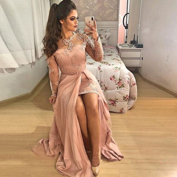 Benutzerdefinierte O-Ausschnitt Langarm Applikation Spitze KEINE Schleppe Satin Neues Abschlussball-Partykleid Gerade Abendkleider Oberschenkelhohe Schlitze