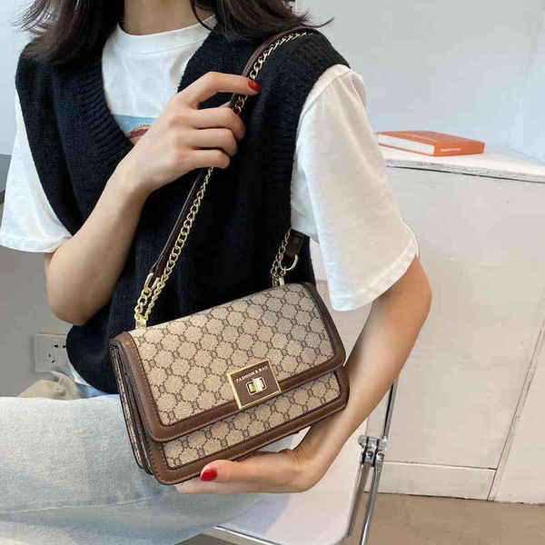 

2022 latest handbag factory store one shoulder small square trend simple and generous women's