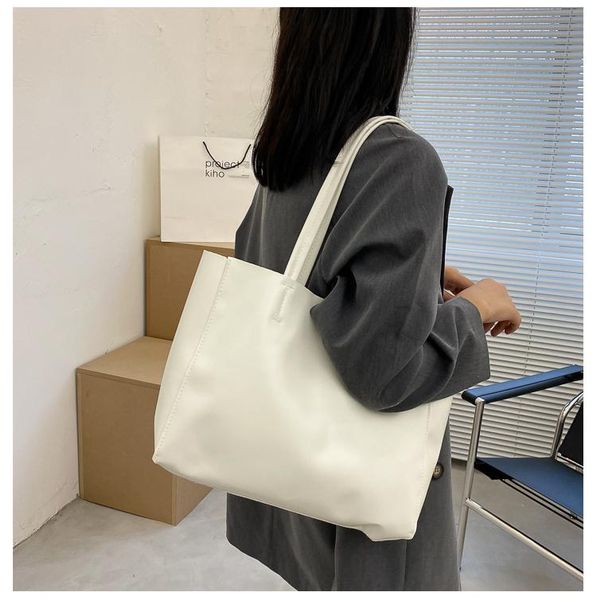 

2020 new trend retro tote bag simple handbag women's versatile ins bag