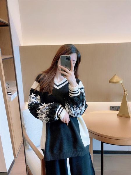 

juice snow 2020 autumn new loose contrast color v leader hollow embroidery five-pointed star long-sleeved pullover female sweate, White;black