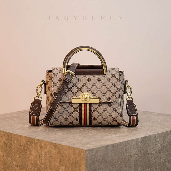 

luxurys designers 2021 new fashion lock women's versatile broadband messenger bag