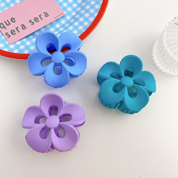 

length 8 cm middle size frosted flowers model hair clamps women hollow out resin scrunchies claw clips european girls multi color ponytail f, Slivery;golden