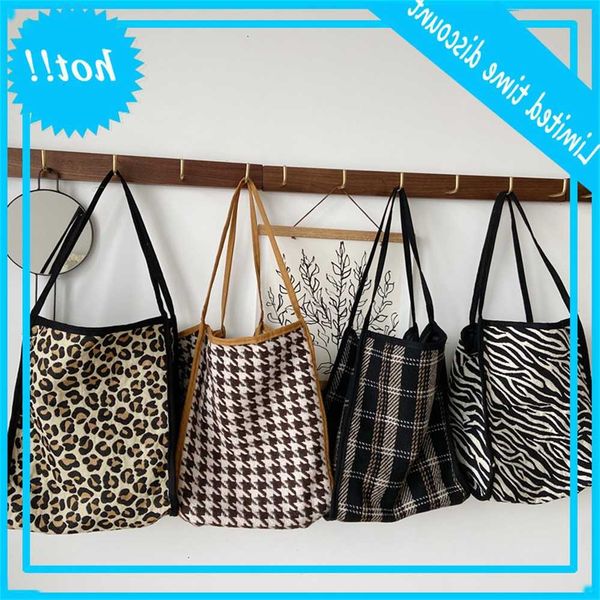 

011241 autumn and winter korean checked shoulder leopard tote large hand-held women's bag