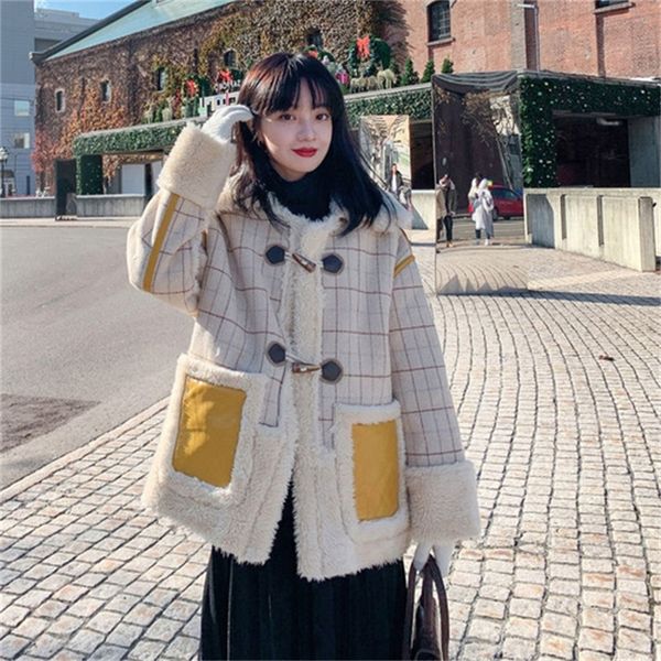 

2021 new winter new style retro horn buckle wool women short small fragrant wind fur coat krh6, Black;brown