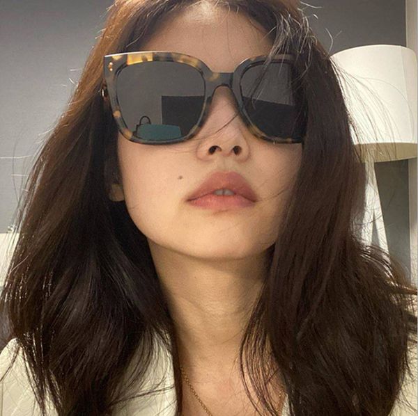 

2020 new women's retro rice nail fashion square sunglasses