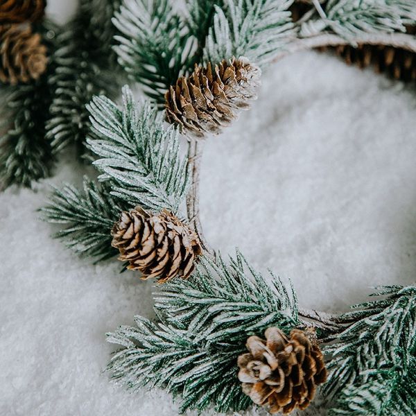 

christmas pine wreaths decorated christmas doors hanging decorative wall decoration scenes decorated christmas decorations