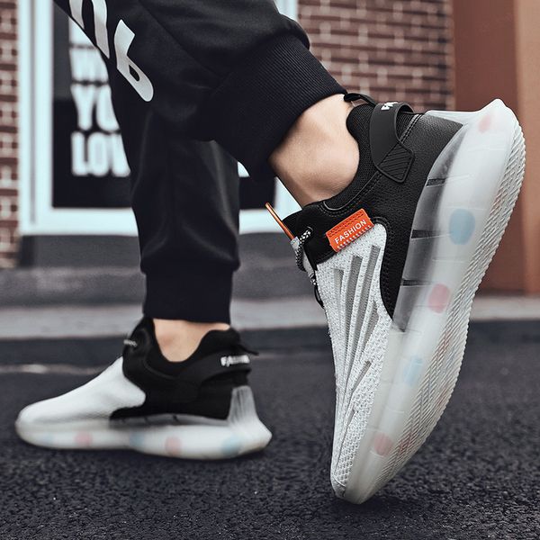 

lightweight men running shoes tripe white blacsk three colors mens walking shoes trainers zapatos trend fashion chaussures 40-45