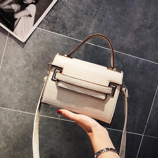 

new small bag women's new messenger bag fashion simple atmosphere handbag