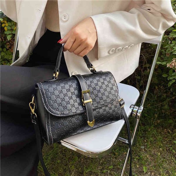 

2022 factory wholesale bag new style autumn and winter fashion simple messenger women's temperament commuter one shoulder handbag