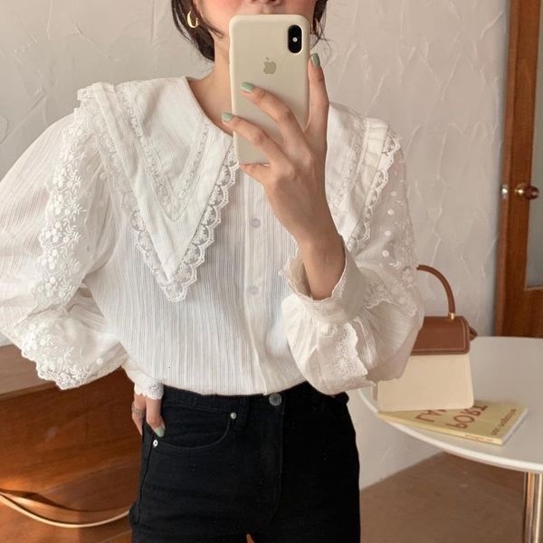 

2020 new arrival elegant women shirt lace stitching lantern sleeve doll collar korean style loose blouse blusas, White