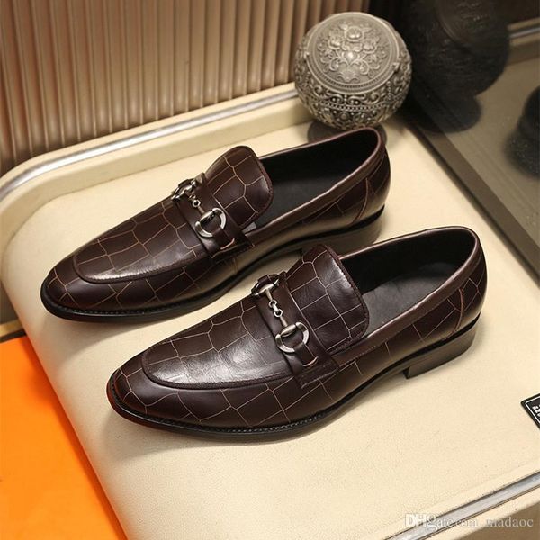 

q4 new 2020 brand men formal luxury dress shoes wedge vintage casual loafers breathable business wedding oxfords brogue shoes 22, Black