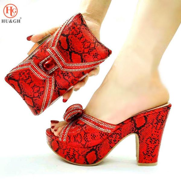 

new arrival african women decorated with rhinestone shoes and bag set italy designs lady wedding sandals matching a nice bag, Black