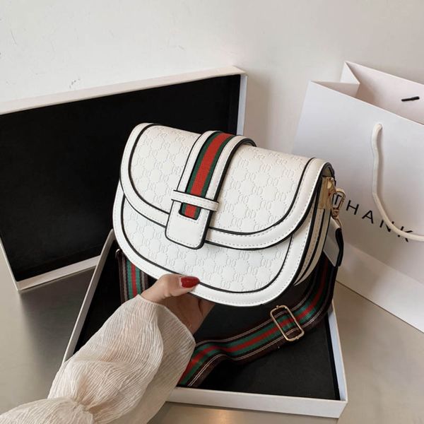 

2020 new korean fashion trend one shoulder women's personalized messenger saddle bag saddle bag bag 0ppd4