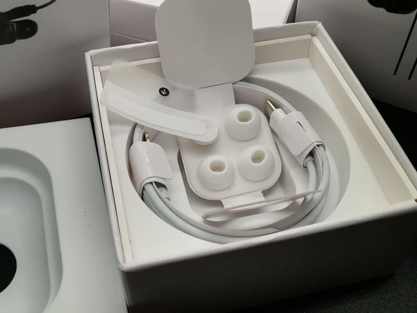 

bluetooth headphone air h1 chip renamed headset 3nd generation wireless charging bluetooth earphones gps positioning pk ap2 2nd generation