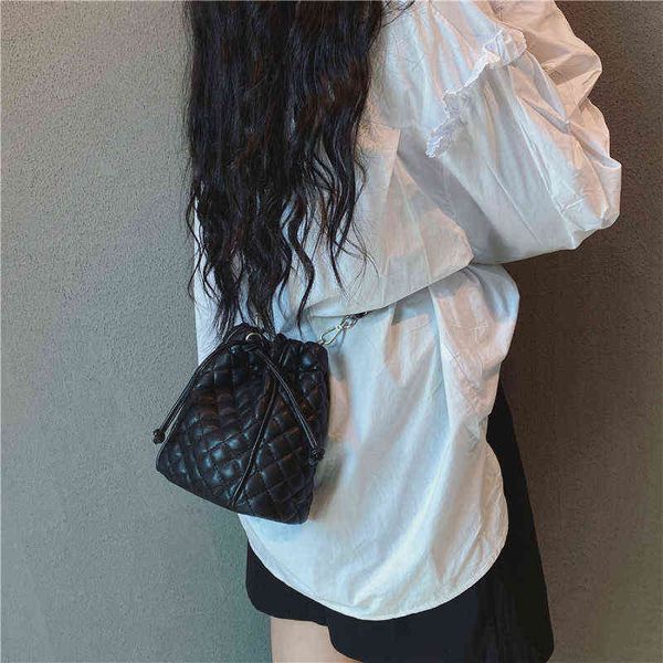 

shopping bags bucket bag 2021 new summer popular wild large-capacity messenger rhombic chain female 220304