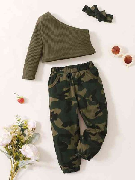 

baby one shoulder & camo print sweatpants with headband she, White